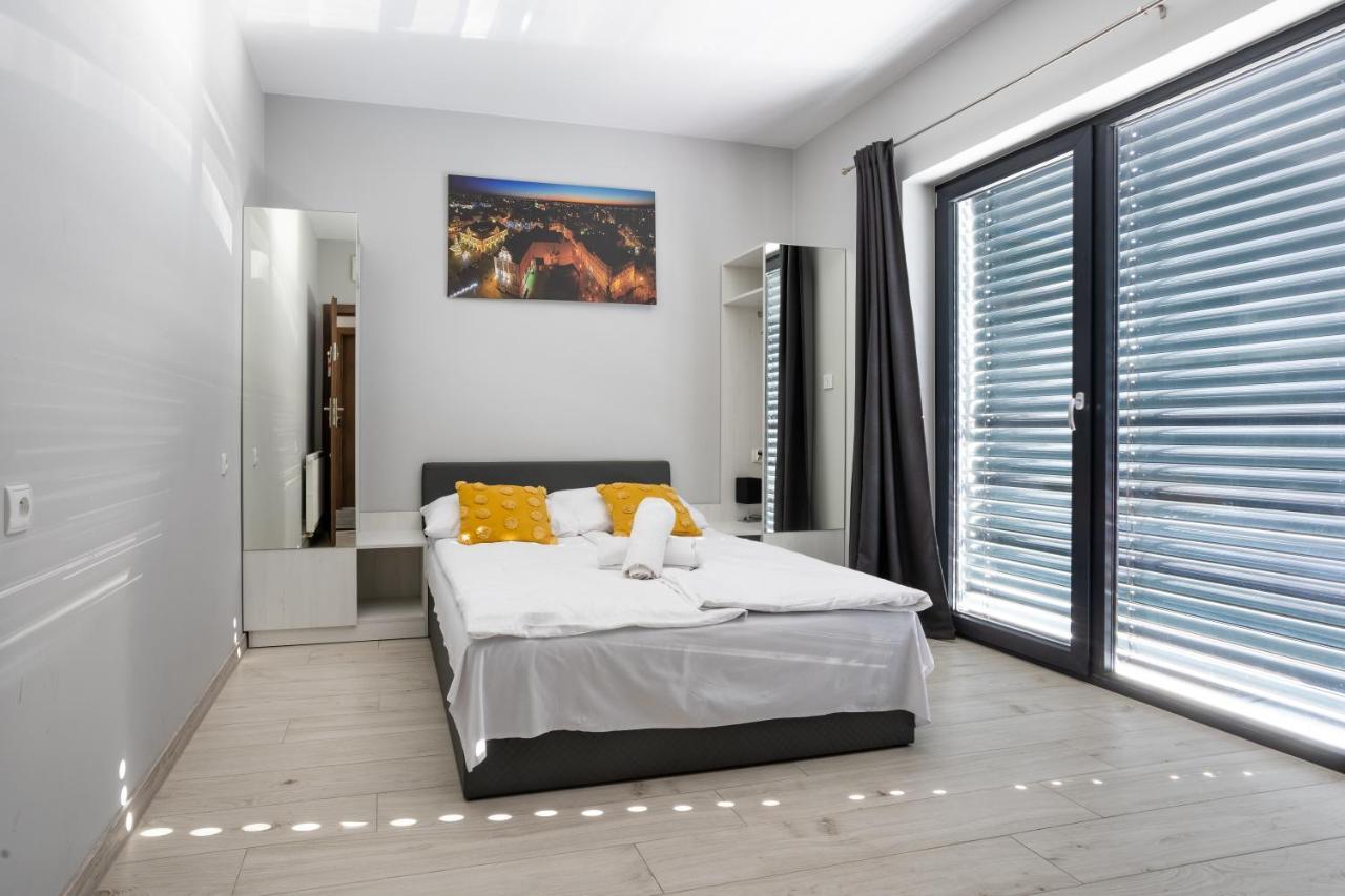 Noclegijarocin Bed & Breakfast Exterior foto