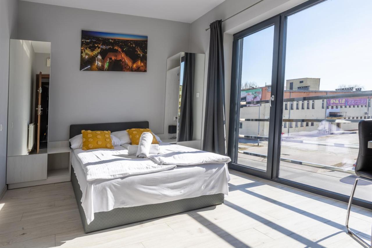 Noclegijarocin Bed & Breakfast Exterior foto